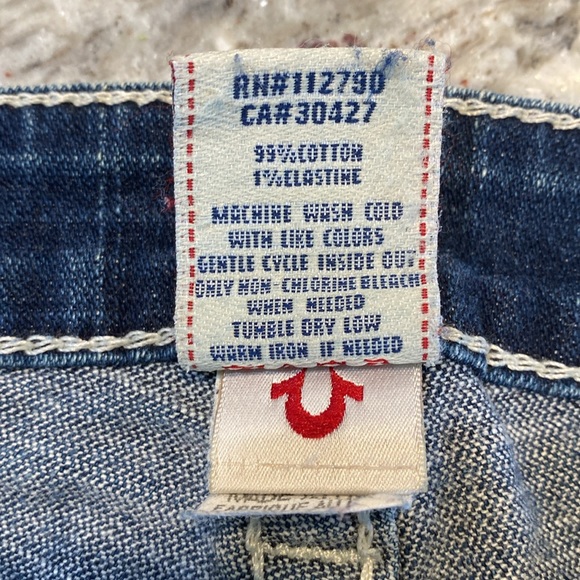 True Religion Women’s World Tour Distressed Straight Fit Johnny Jeans   SIZE  25 - Picture 13 of 16